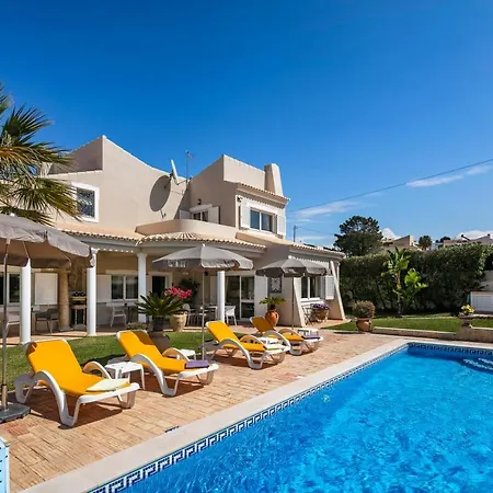 Quintus Court Villa *