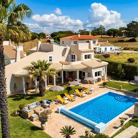 Quintus Court Villa Albufeira