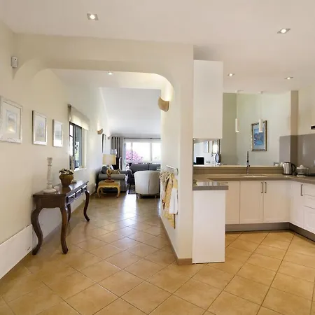 Quintus Court *