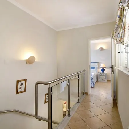 Quintus Court Villa *
